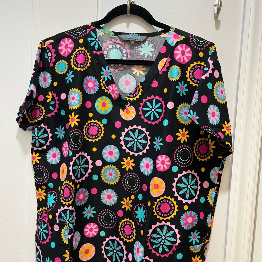Floral Burst Short Sleeve Scub Top